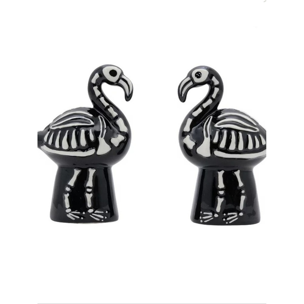 Celebrate Together Halloween Flamingo Skeleton Salt‎ & Pepper Shaker Set - Picture 4 of 4